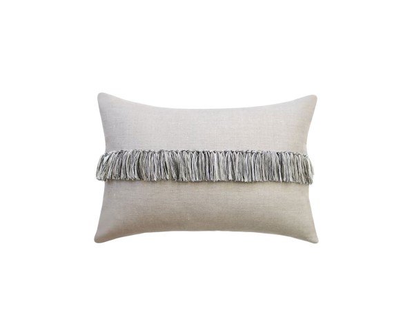 TASSEL ΔΙΑΚΟΣΜΗΤΙΚΟ ΜΑΞΙΛΑΡΙ 60x40cm ΥΦΑΣΜΑ ΛΕΥΚΟ ΓΚΡΙ